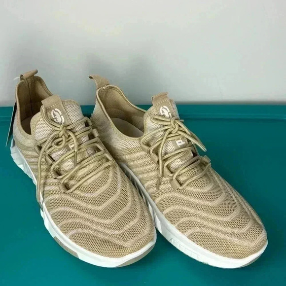 UNLTD SZ 11 NWT BEIGE LIGHTWEIGHT RUNNING SHOES COMFY - Picture 1 of 8